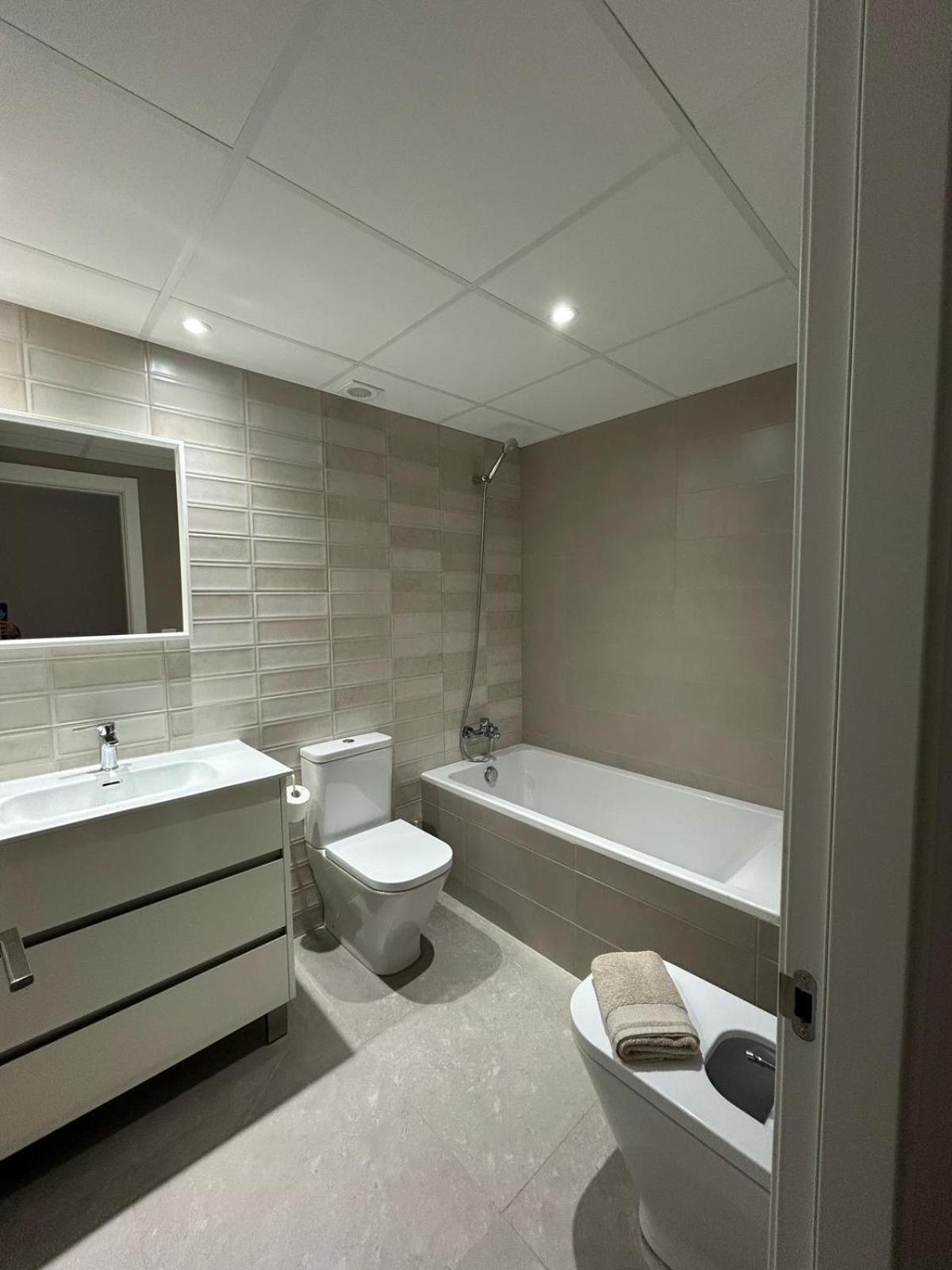 Apartamentos Corteingles Castellon By Tucasanlaplaya Castellon de la Plana Luaran gambar